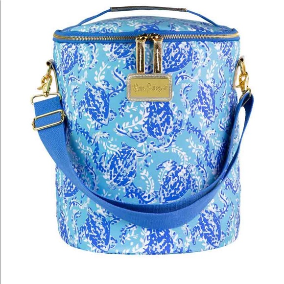 Lilly Pulitzer Handbags - Turtley Awesome beach cooler 🐢🌴